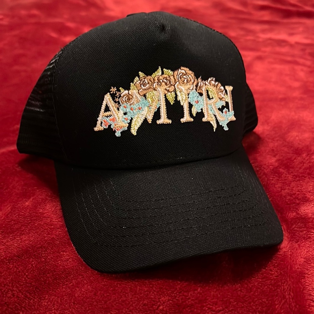 Amiri hat